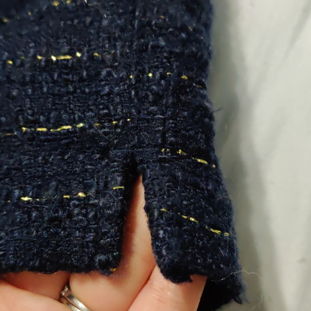 Navy blue shorts with gold srtip linings - Picture 4 of 4